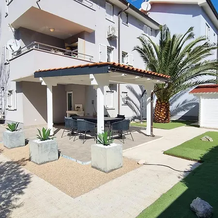 With Parking Space Baska, Krk - 24147 Apartament Baška